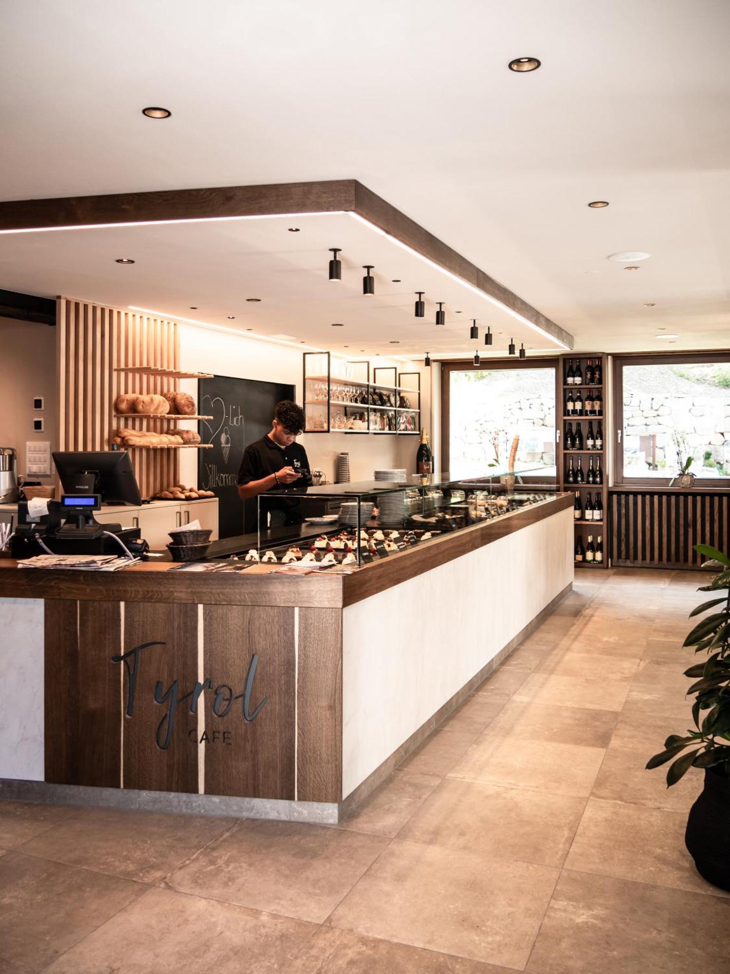 Tyrol Living & Cafe Lejlighed Nova Levante Eksteriør billede